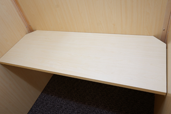天板厚さ25mmで丈夫、長持ち